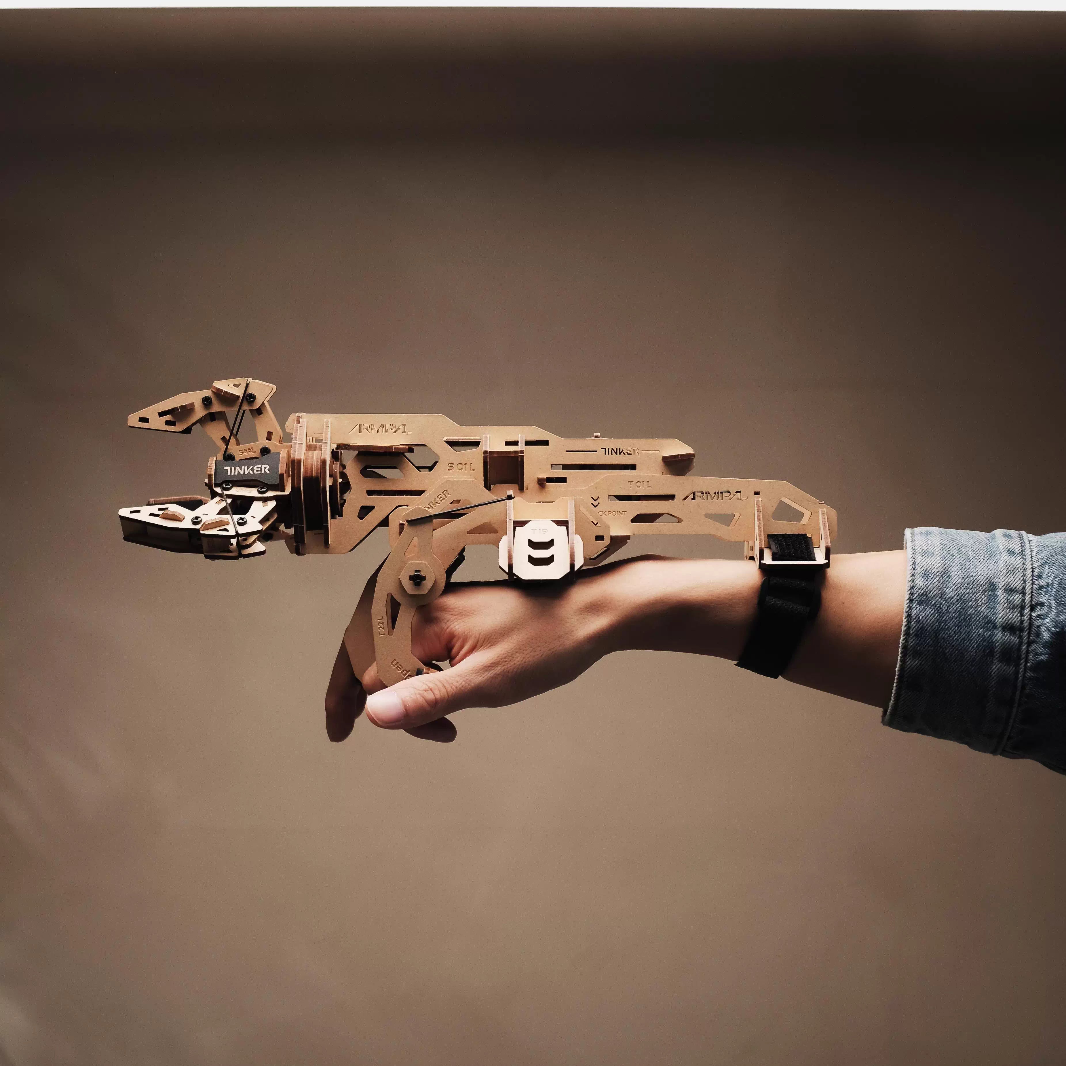 3D Wooden Mechanical Claw Assembly Model